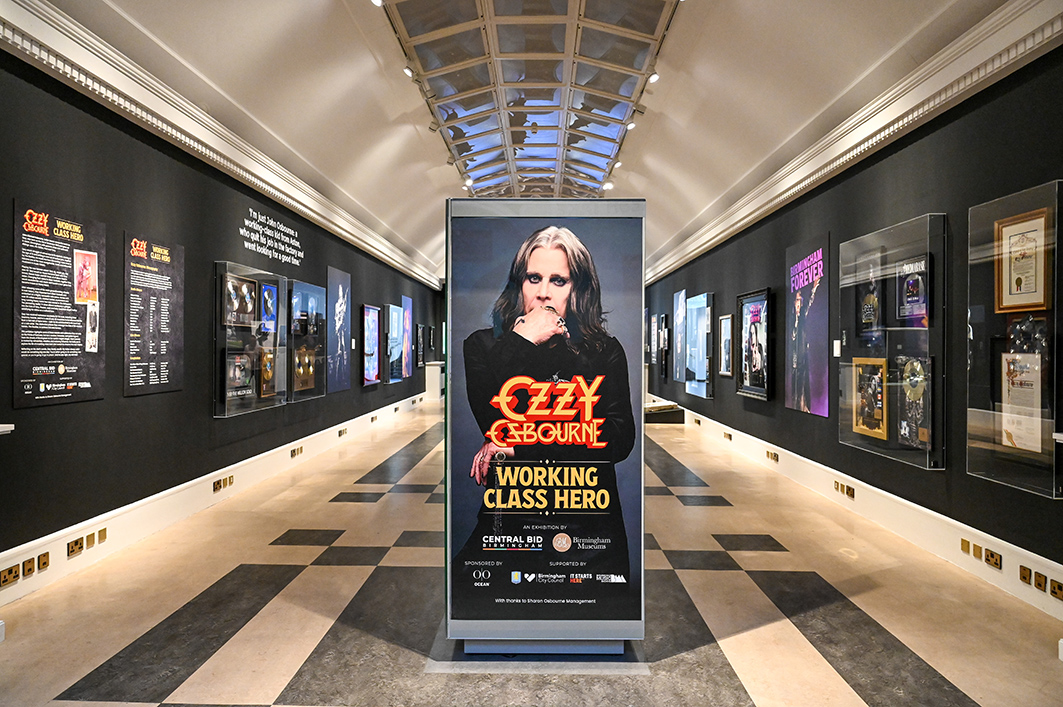 OZZY EXHIBITION 2 lo