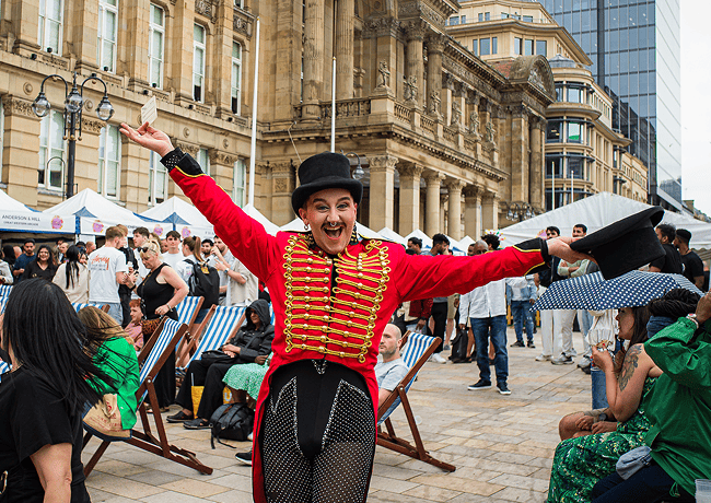 Vibrant disctrict image of entertainer