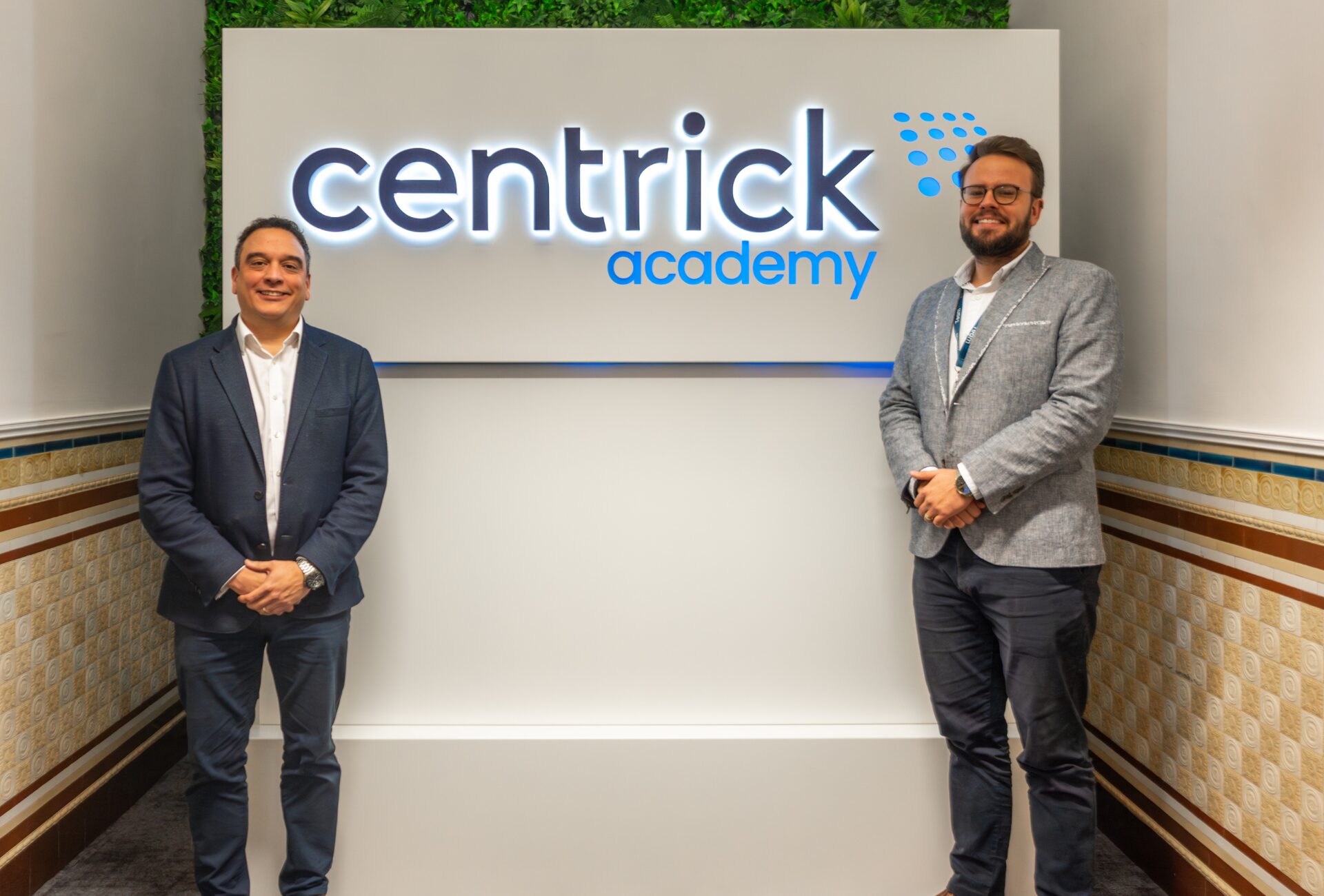 Phil Johns, Joe Milton